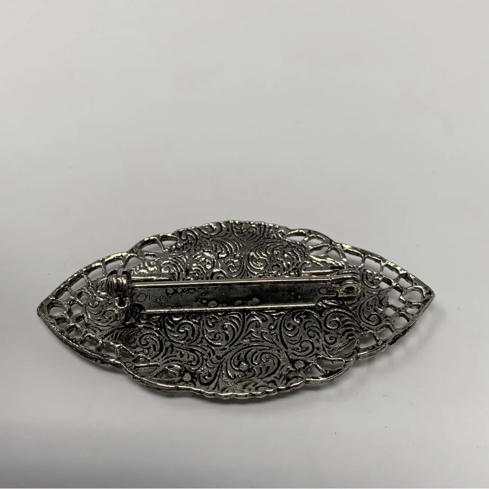 N/A small silver